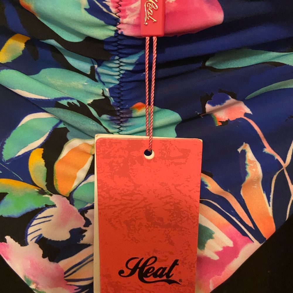 NWT💙 Gathered Booty Heat Swim Bikini Bottoms - Picture 9 of 14
